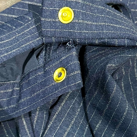 👖👠 ANNE‎ KLEIN Navy Pinstripe Leggings | Sz 6 Gold Zip Pockets Tailored Fit - Picture 3 of 5